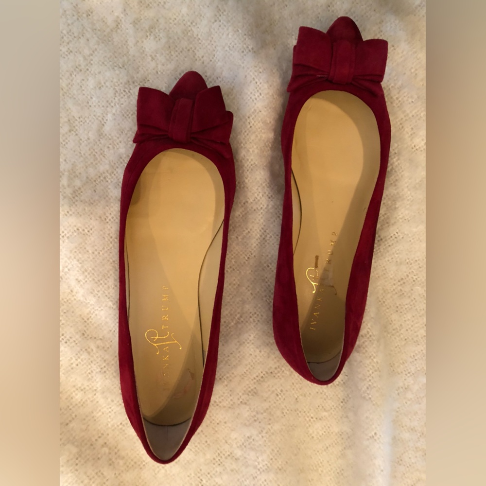 💞IVANKA TRUMP💞Abello dark red suede